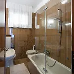 Classy Spacious Close To St.mark Square דירה ונציה