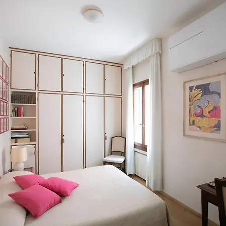 Apartmán Classy Spacious Close To St.mark Square *