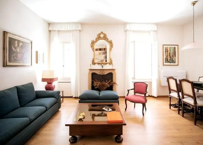 Classy Spacious Close To St.mark Square Апартаменты Венеция