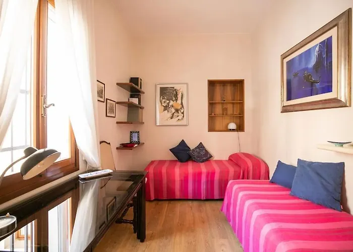 Апартаменты Classy Spacious Close To St.mark Square