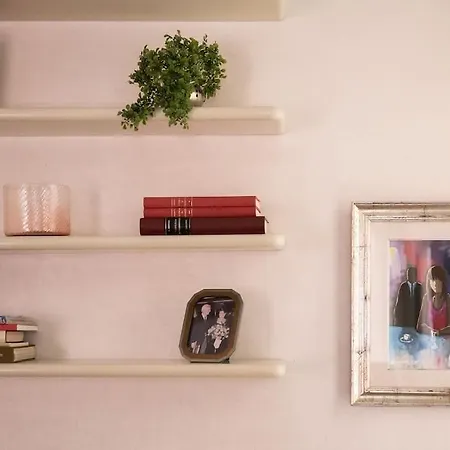 Classy Spacious Close To St.mark Square