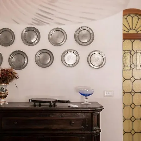 Classy Spacious Close To St.mark Square *