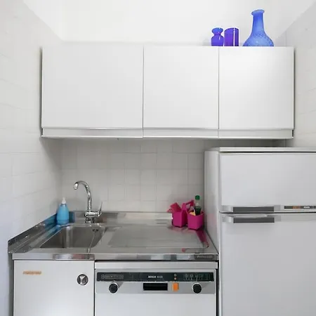 Classy Spacious Close To St.mark Square Apartment Venice