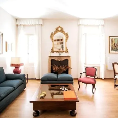 Classy Spacious Close To St.mark Square Апартаменты Венеция