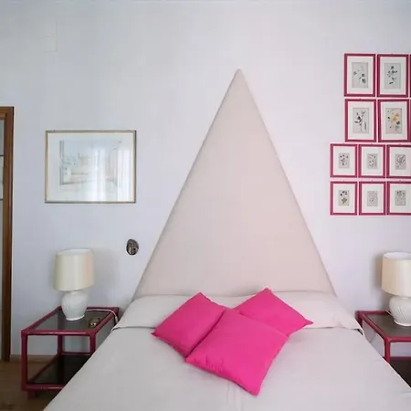 Апартаменты Classy Spacious Close To St.mark Square Венеция